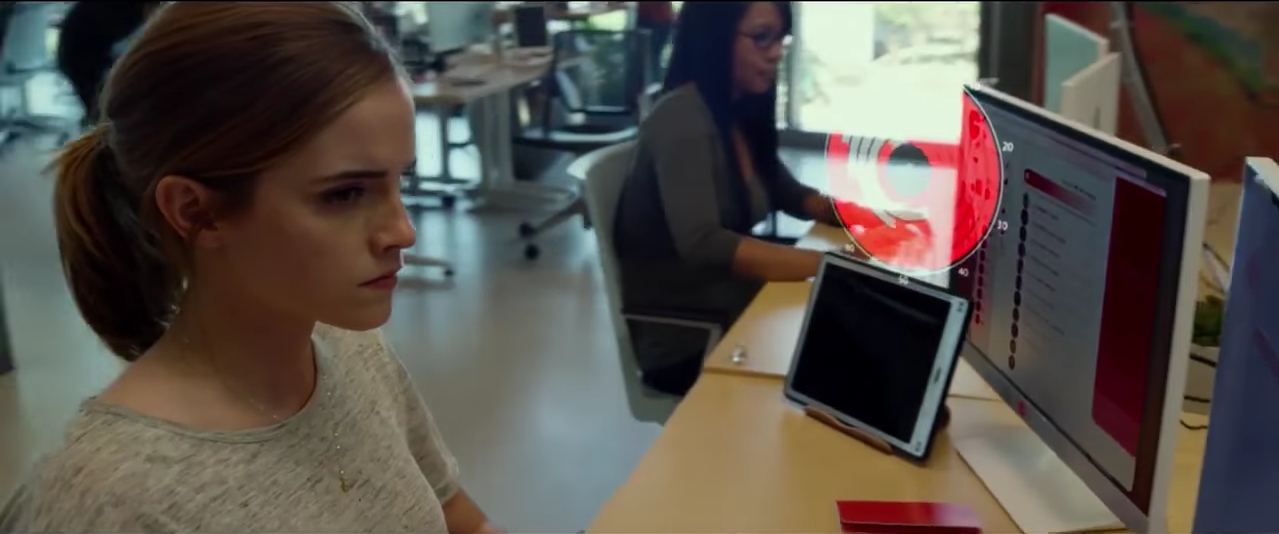 The Circle: Emma Watson e Tom Hanks nel primo trailer ufficiale