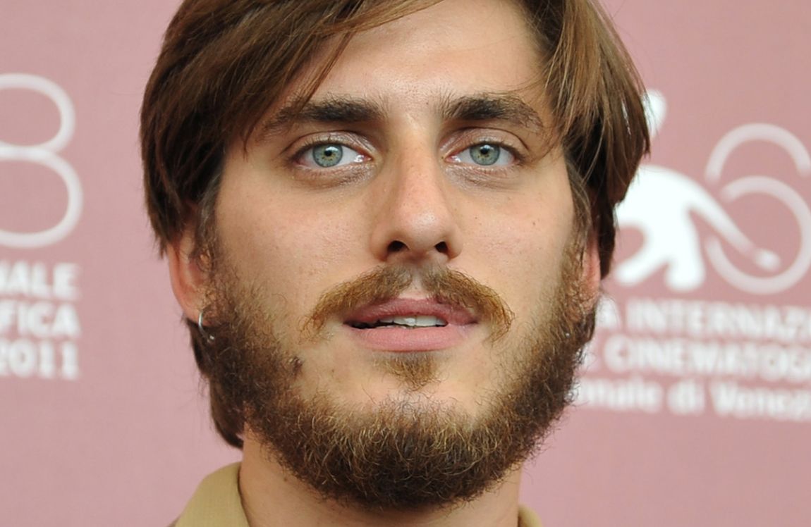 Luca Marinelli protagonista di un biopic su Fabrizio De André