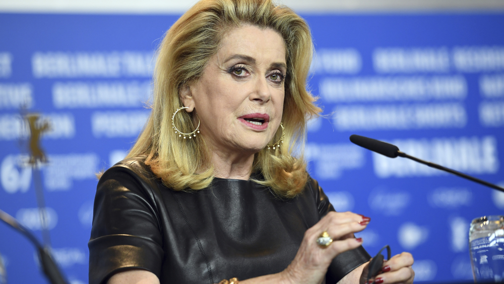 Deneuve e 100 donne, 