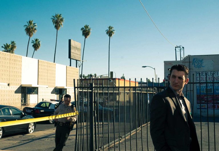 Too Old to Die Young: le prime immagini della serie Amazon di Nicolas Winding Refn