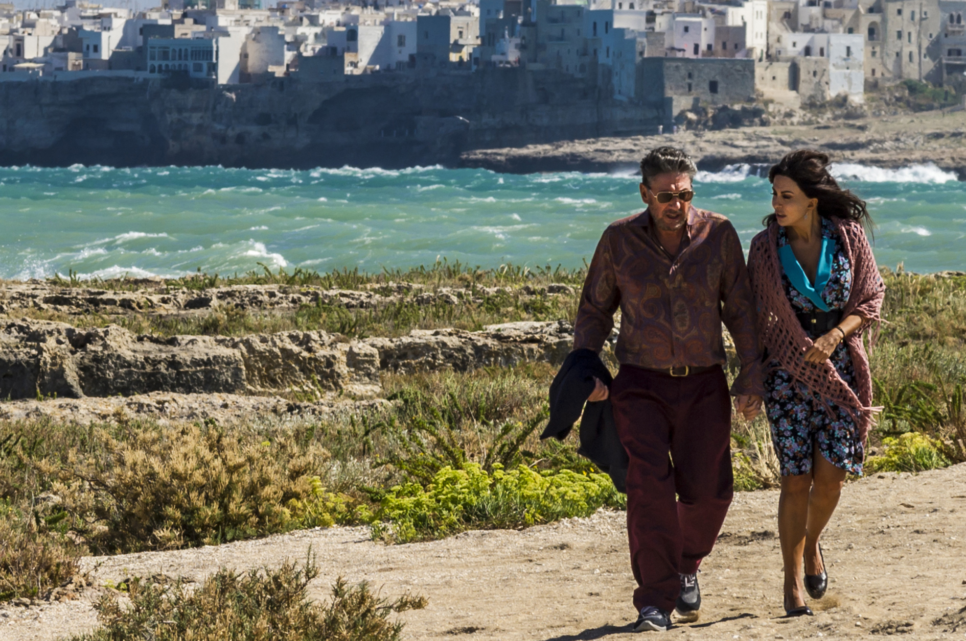 Ricchi di fantasia: il trailer della commedia con Sergio Castellitto e Sabrina Ferilli