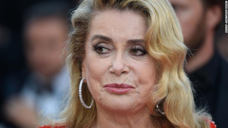 Catherine Deneuve, malore per l'attrice: è ricoverata in gravi condizioni