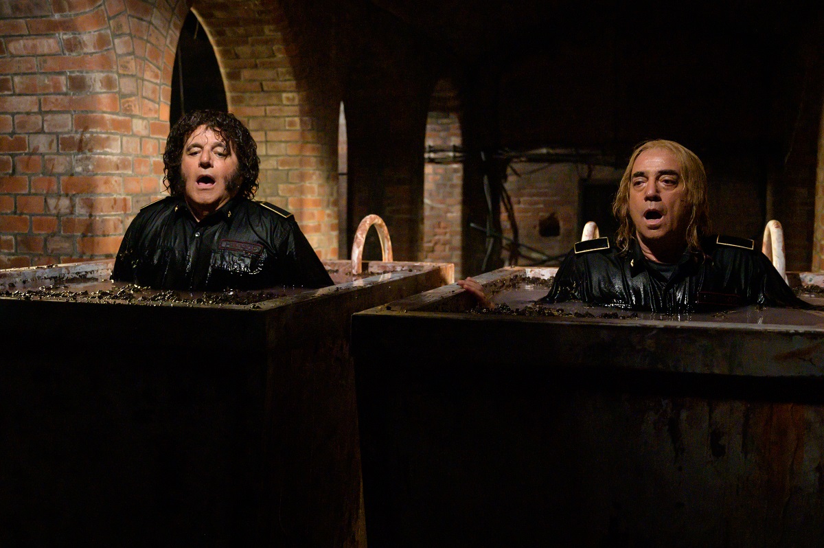 La mia banda suona il pop: il trailer ufficiale della commedia con Christian De Sica