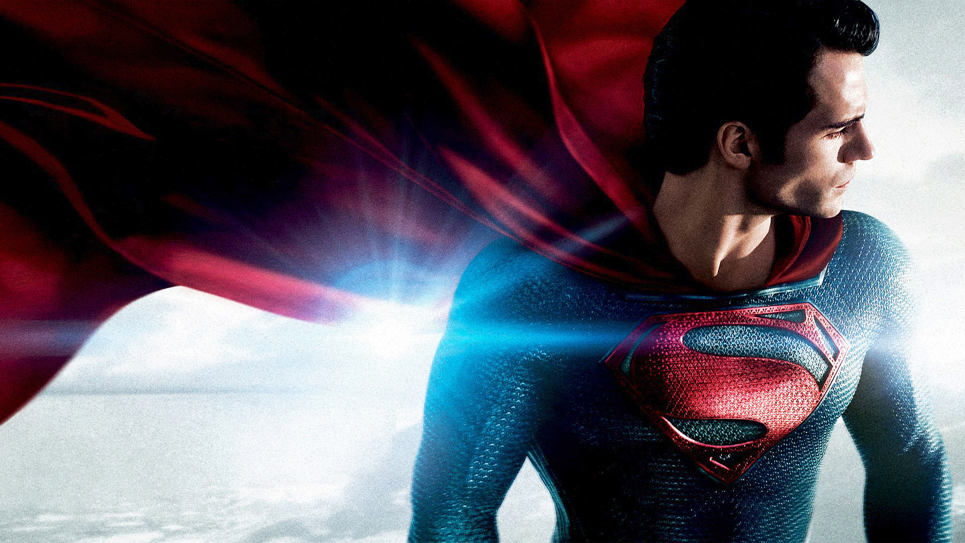 Henry Cavill torna a parlare di Superman e lascia intendere di essere pronto a tornare nei panni del supereroe