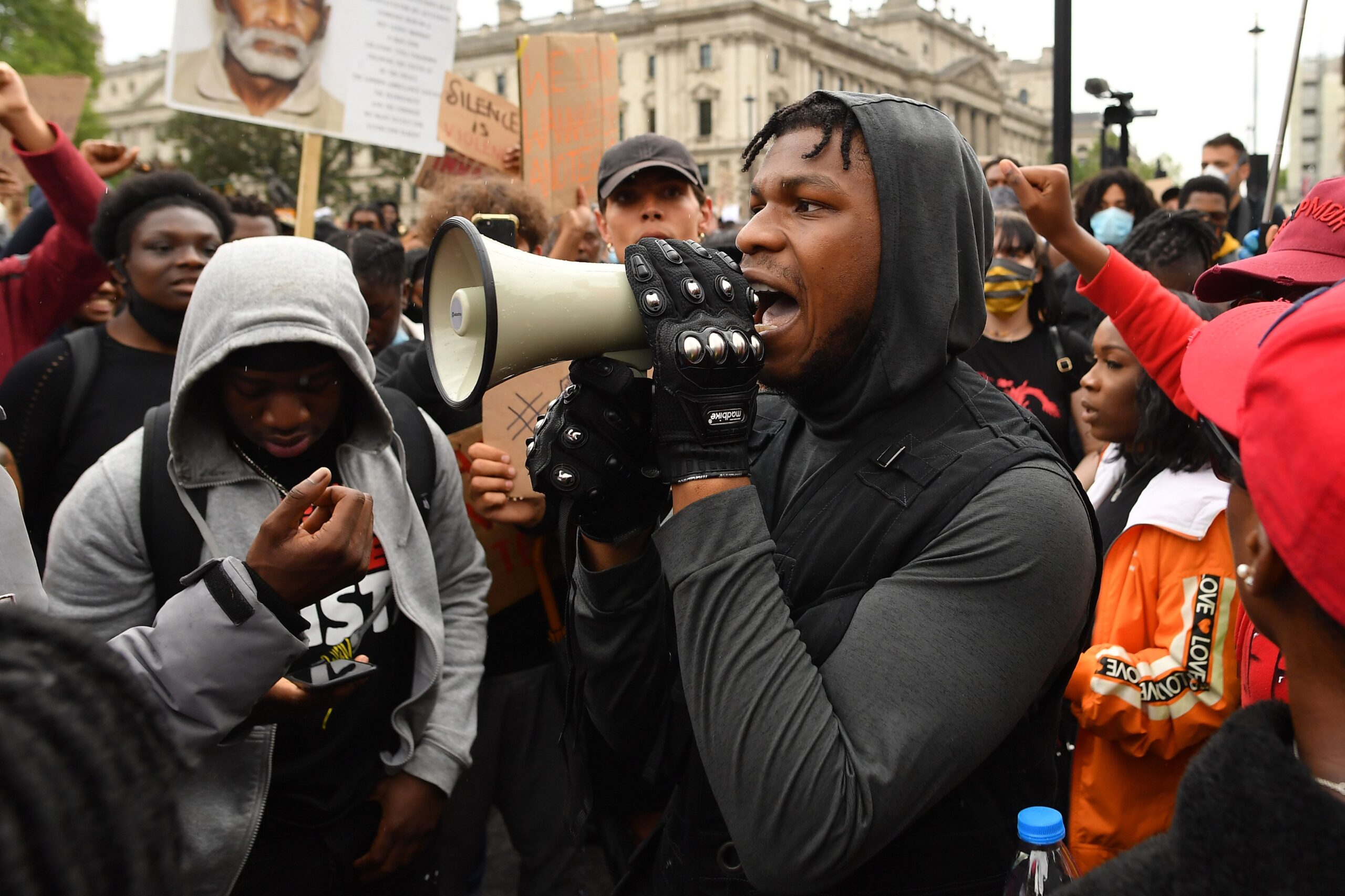 Star Wars sostiene Black Lives Matter con John Boyega in prima linea