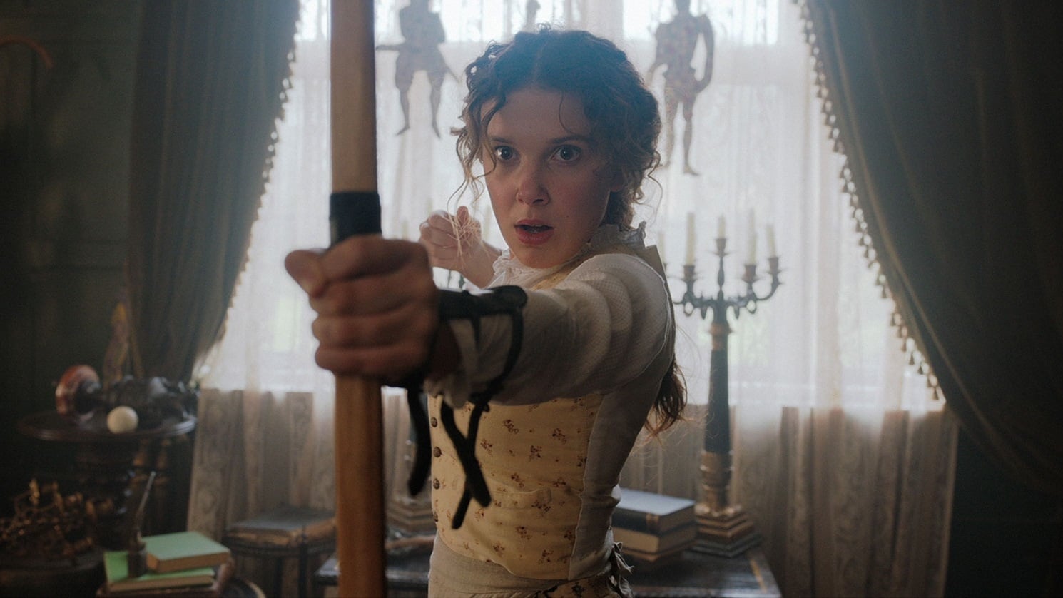 Enola Holmes: il primo trailer completo del film Netflix con Millie Bobby Brown