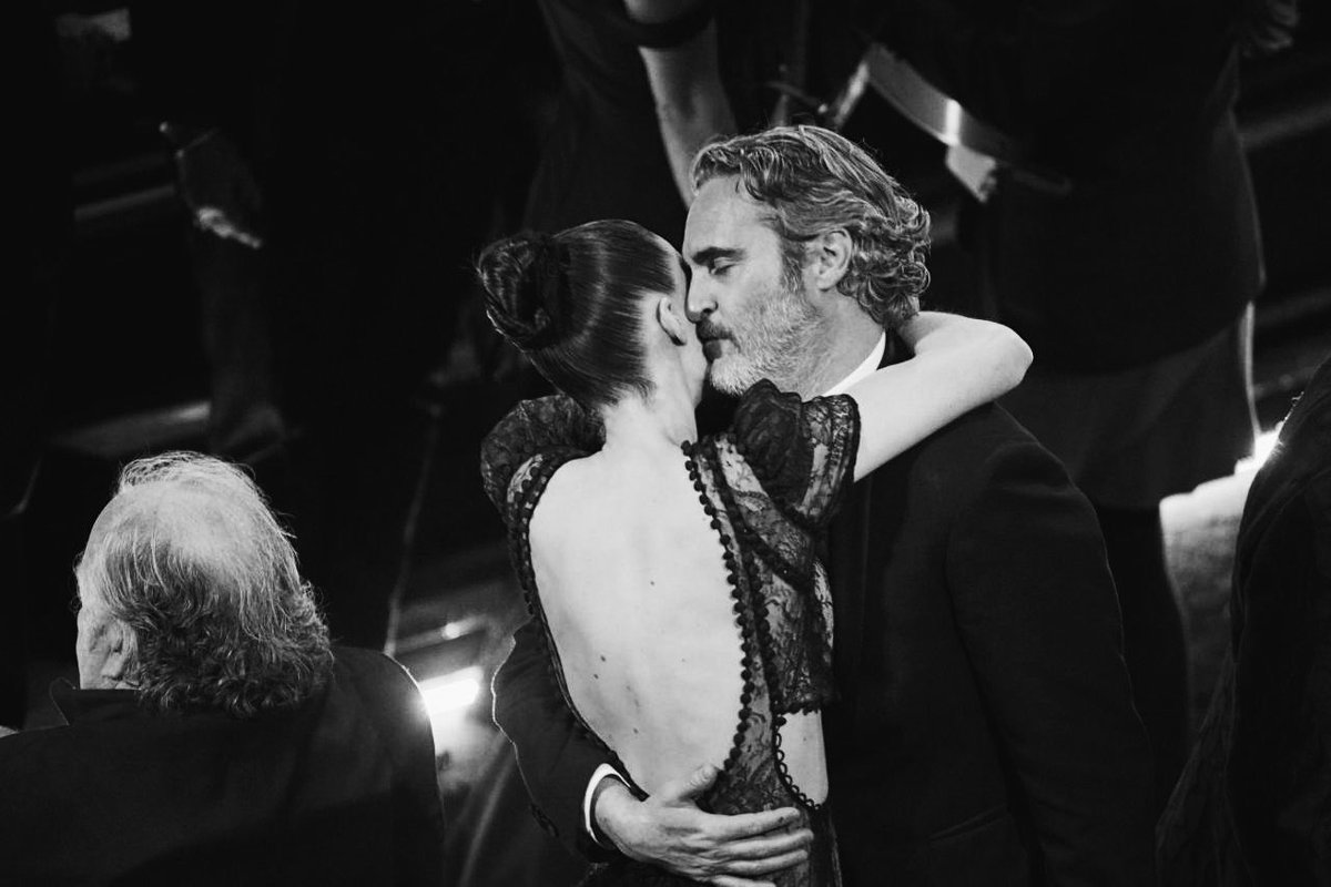 Joaquin Phoenix e Rooney Mara danno il benvenuto a River, il loro primo figlio