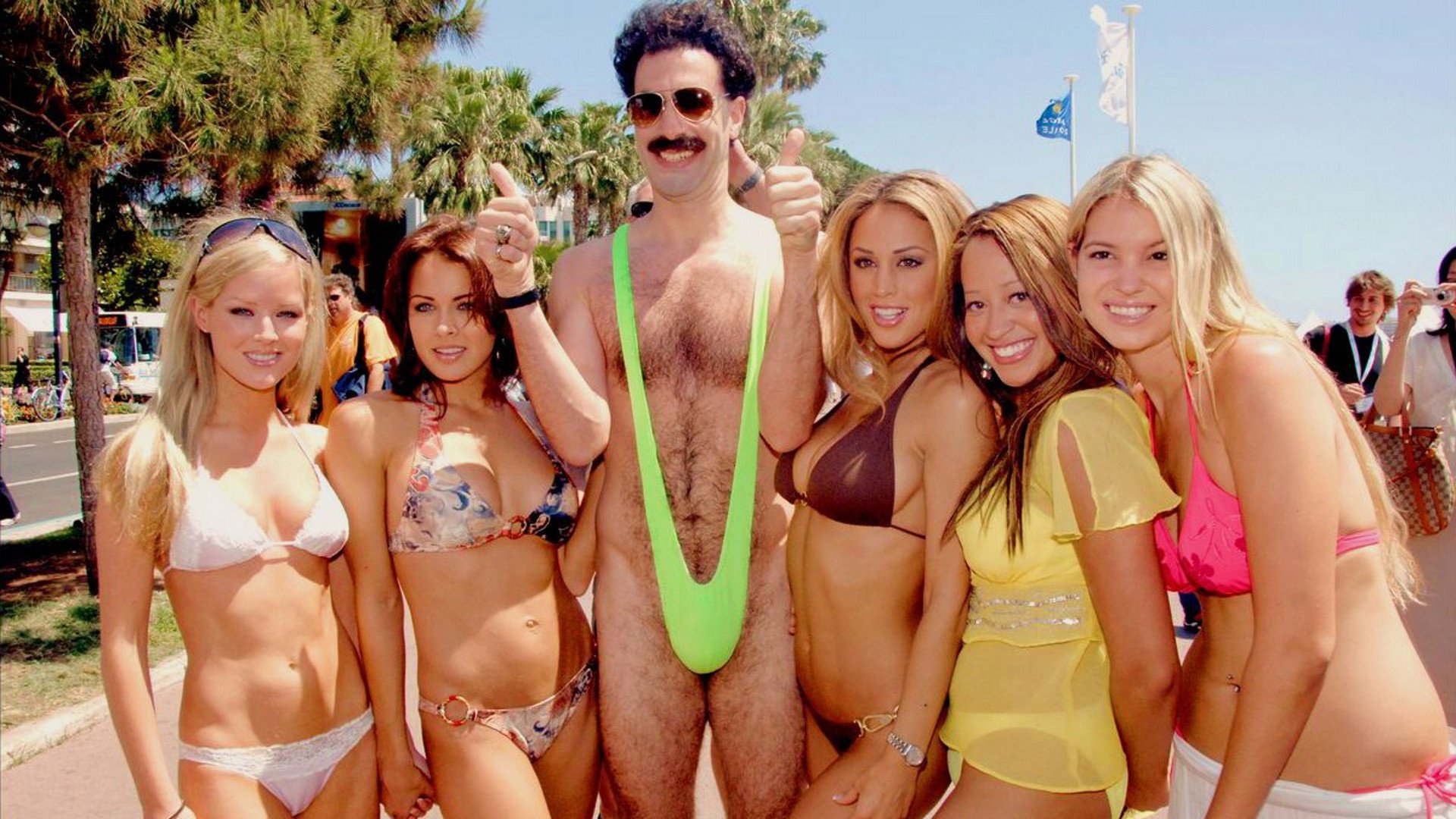 Borat 2: svelato il lunghissimo titolo del sequel, tra scimmie e Mike Pence