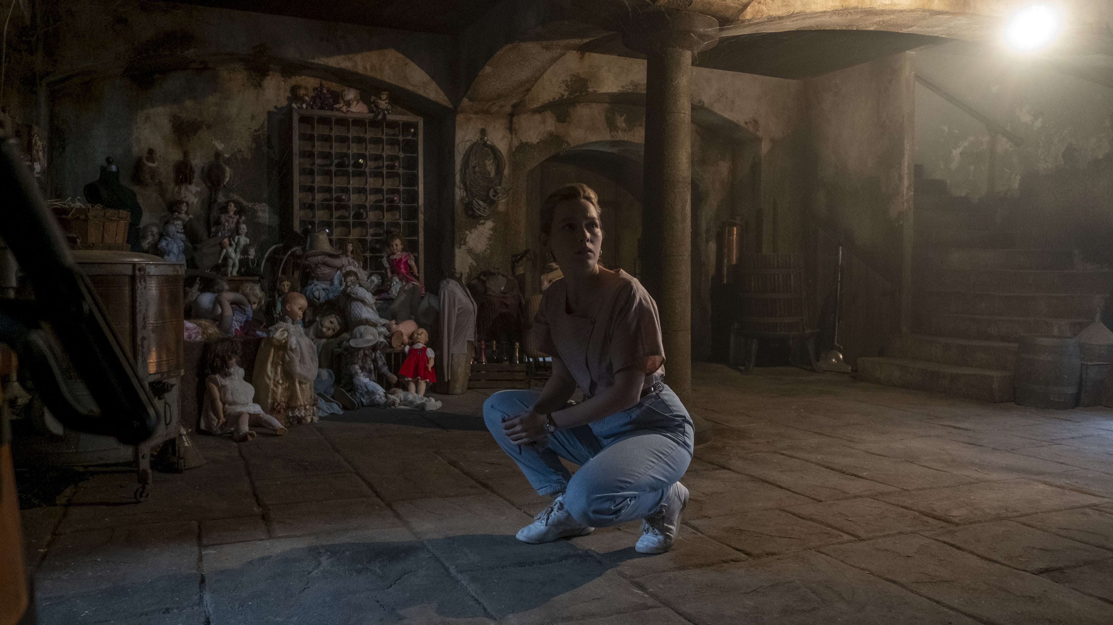 The Haunting of Bly Manor: svelati i titoli degli episodi con un'inquietante serie di nuovi poster