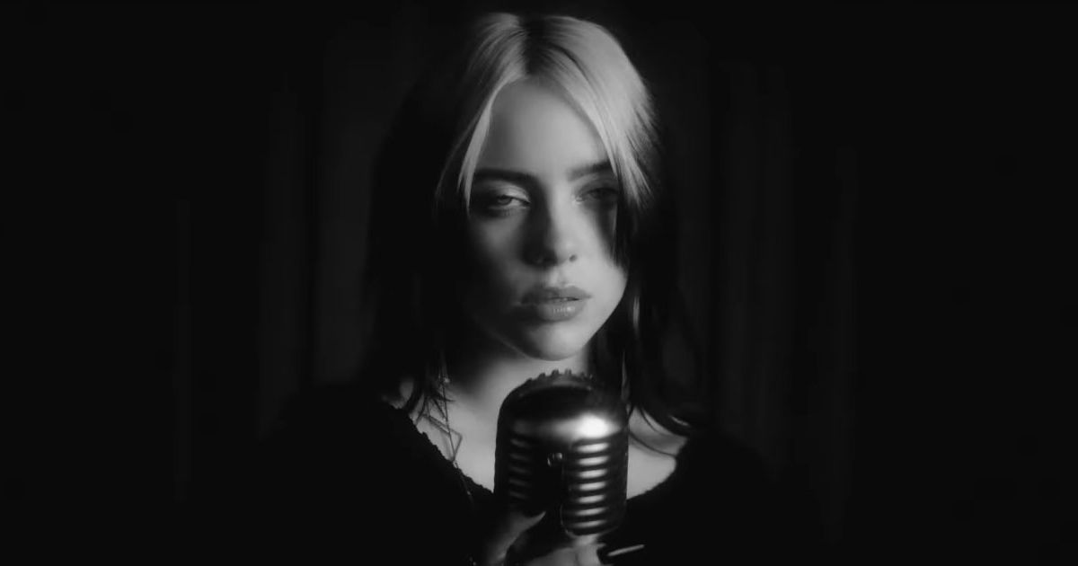 No Time to Die: il videoclip della canzone di Billie Eilish per il nuovo 007