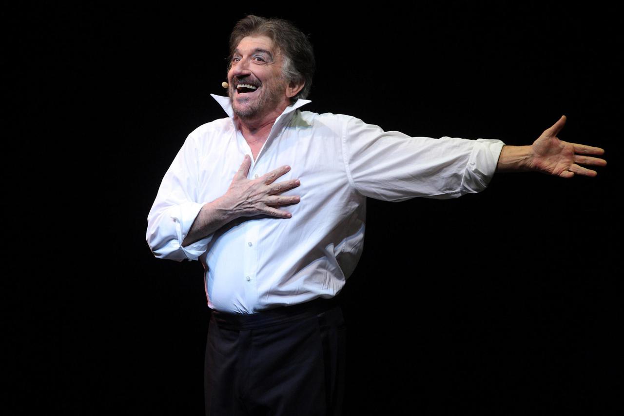 Addio a Gigi Proietti: 5 ruoli indimenticabili tra interpretazioni e doppiaggio