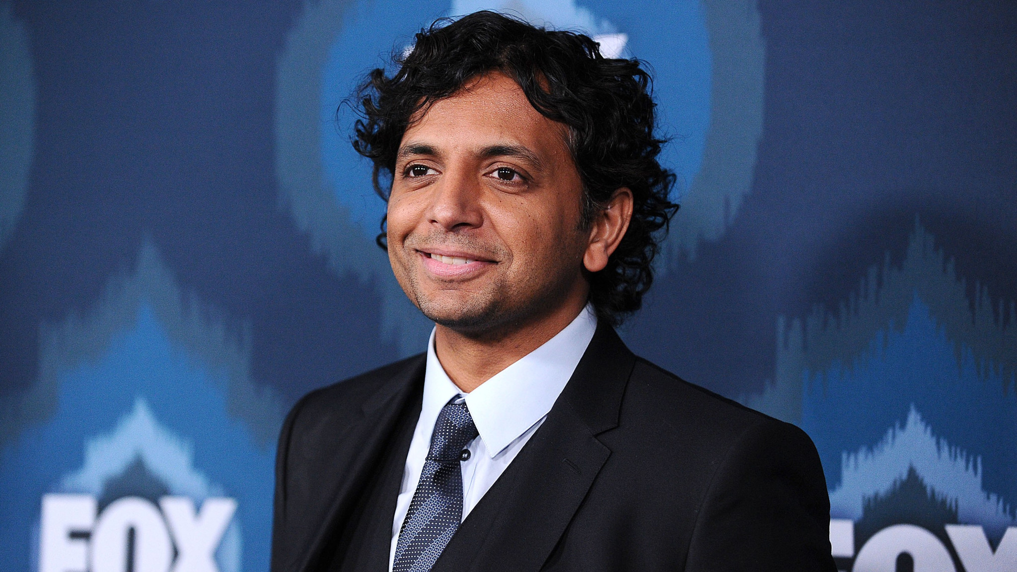 M. Night Shyamalan contro l'accordo tra Warner Bros e HBO Max
