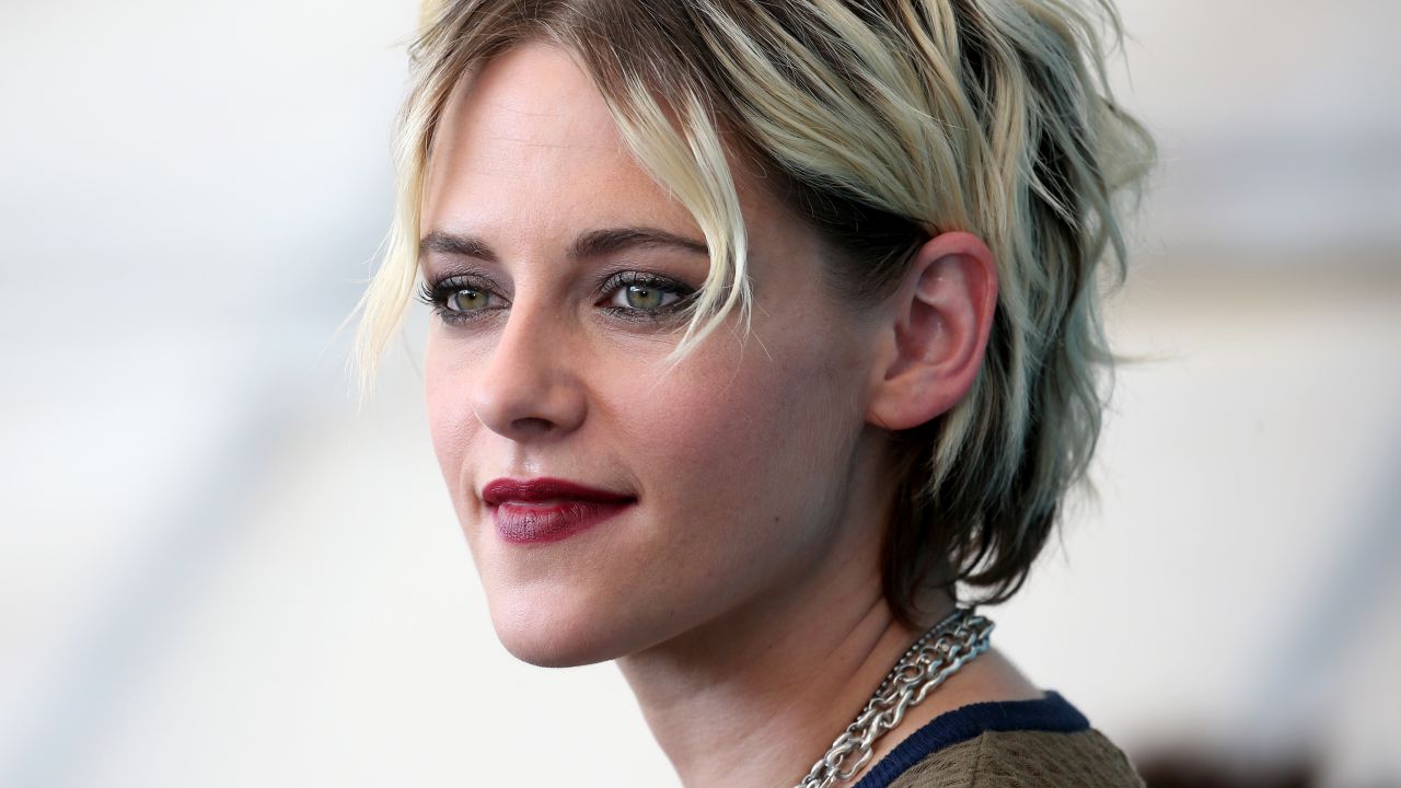 Spencer di Pablo Larraín: Kristen Stewart è Lady Diana nella prima immagine ufficiale