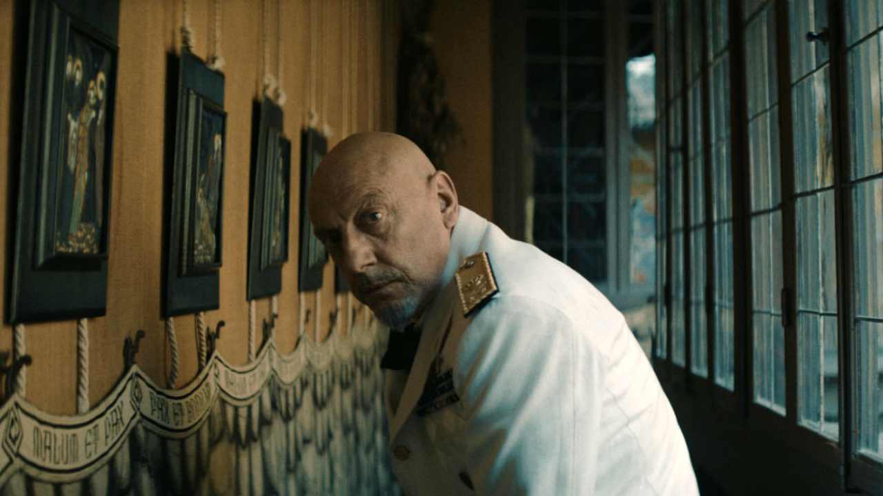 Il cattivo poeta: il nuovo trailer del film con Sergio Castellitto dal 20 maggio al cinema