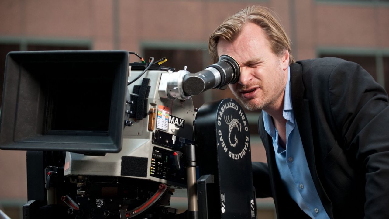 Christopher Nolan: un nuovo film su J. Robert Oppenheimer e sullo svilippo della bomba atomica, produrrà la Universal