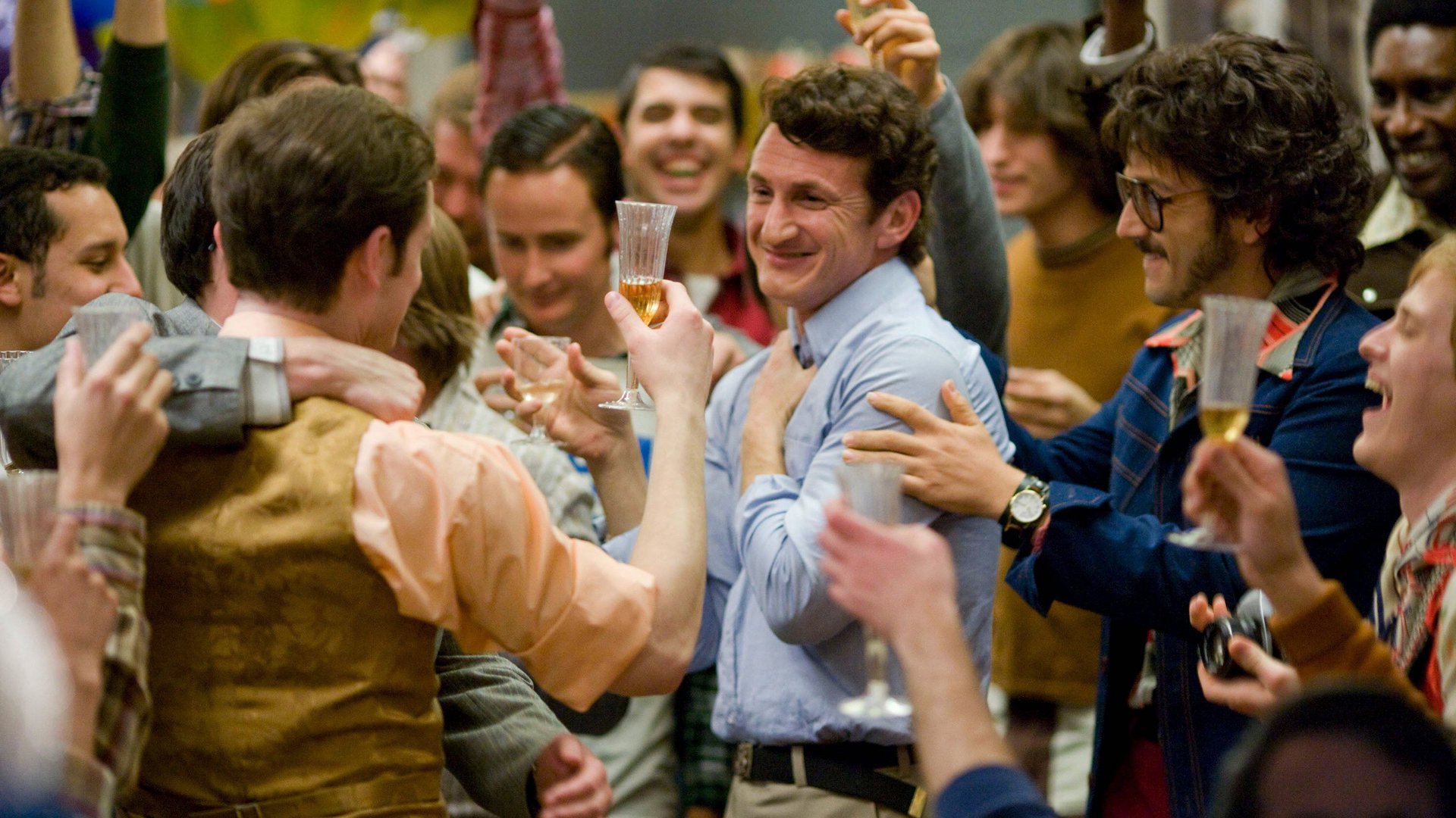 Fuga di mezzanotte, Milk, 8½, Rifkin's Festival e altri film in TV della settimana