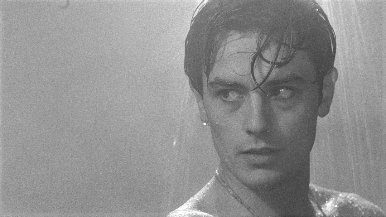 Quando Alain Delon scrisse la storia del cinema grazie a Visconti, Antonioni e Zurlini