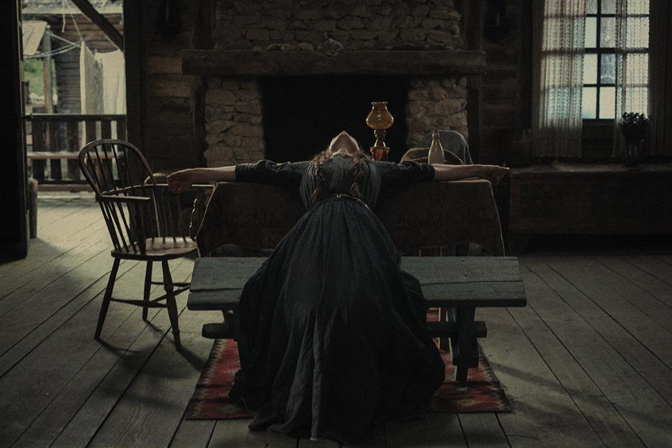 Un tranquillo weekend di paura, Il mondo che verrà, Jackie Brown, Frantic e altri film in TV della settimana