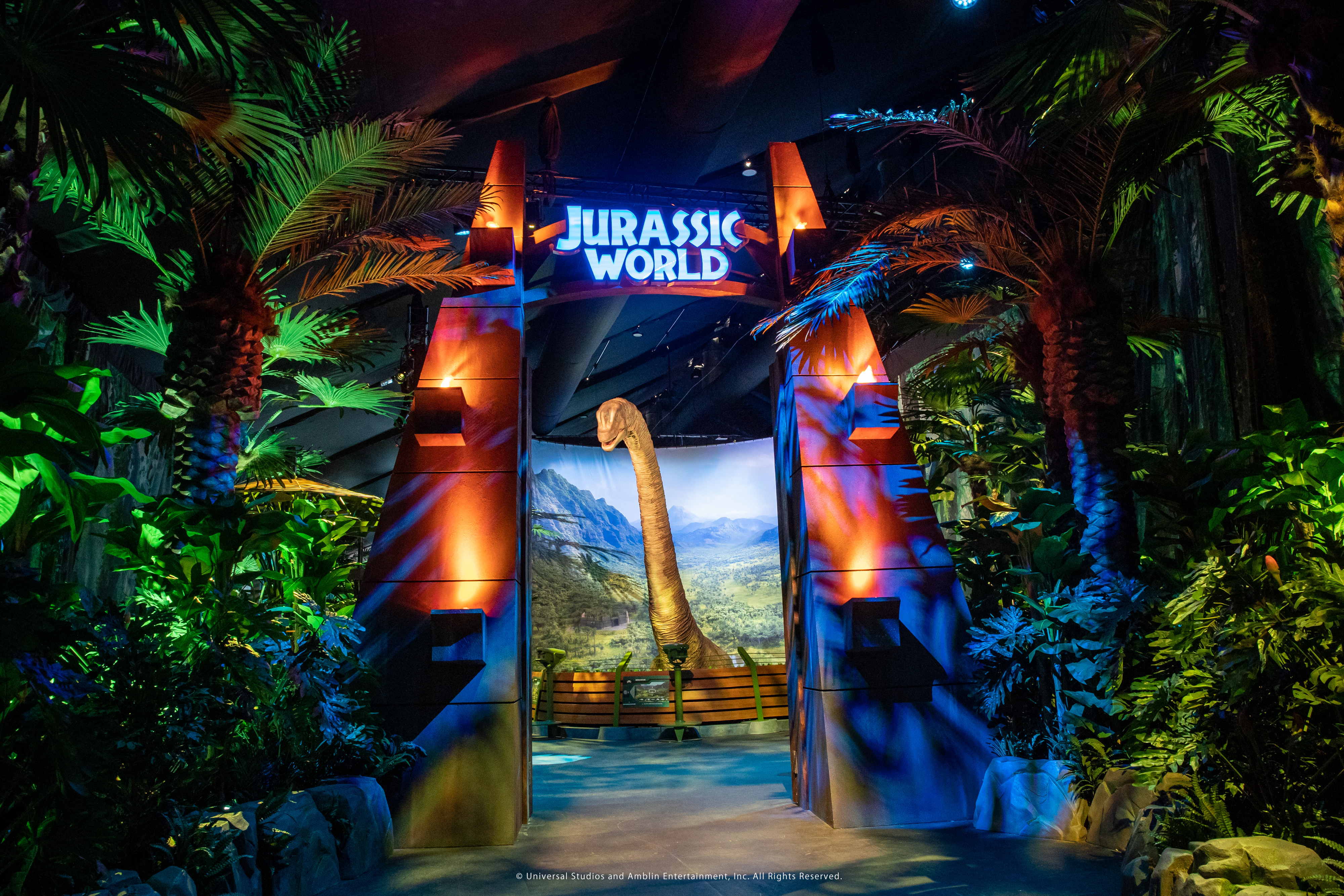 Jurassic World: The Experience - Dal 27 giugno 2026 al 10 gennaio 2027 gli spazi di MilanoSesto si trasformano nella leggendaria Isola Nublar